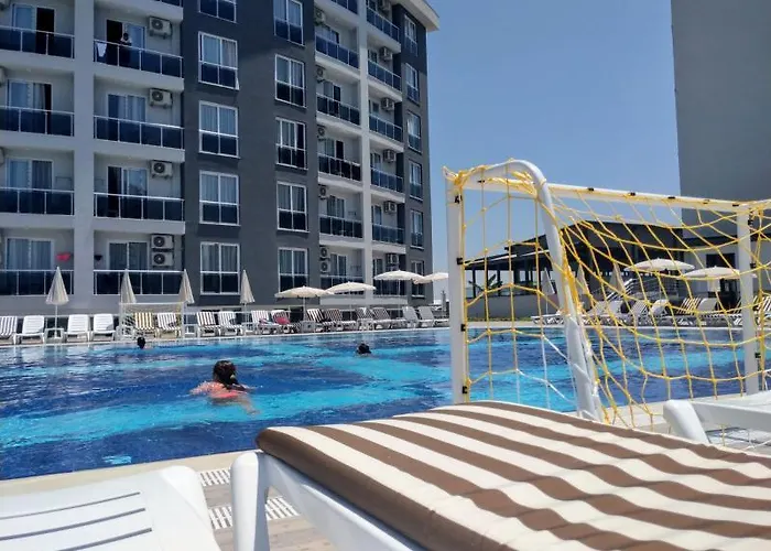 Ξενοδοχείο Jura Lara 4*