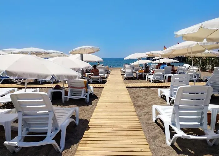 Ξενοδοχείο Jura Lara 4*