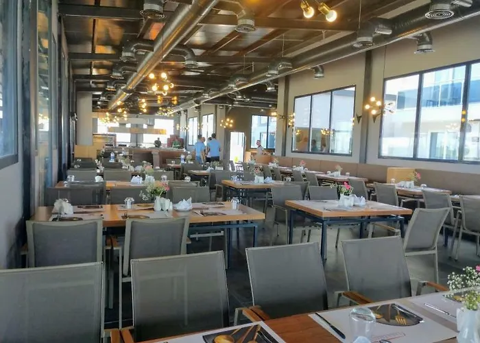 Jura Lara Ξενοδοχείο 4*