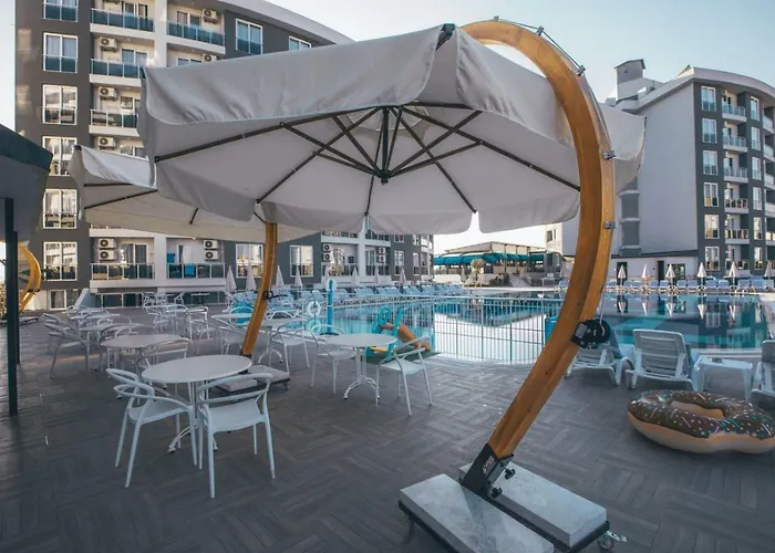 Ξενοδοχείο Jura Lara 4*