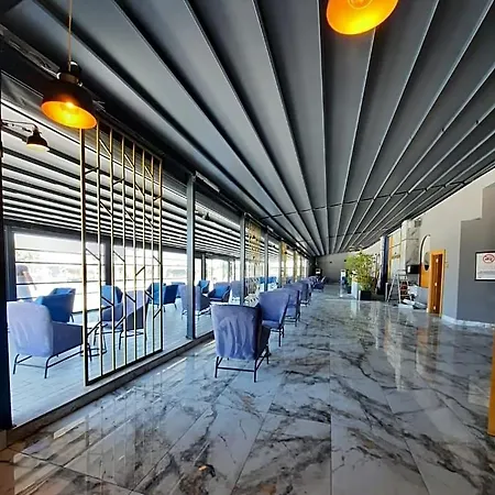 Jura Lara מלון 4*