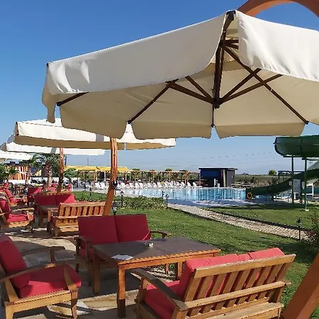 Royal Towers Lara 4* אנטליה