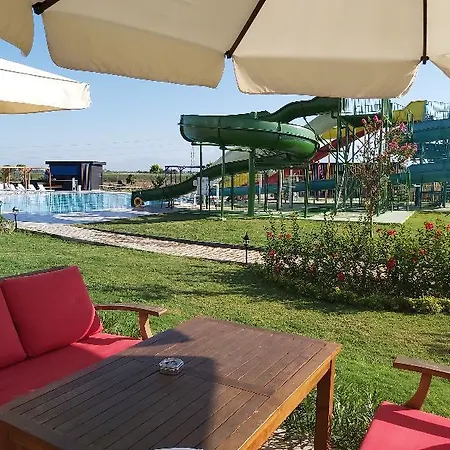 מלון Royal Towers Lara 4*
